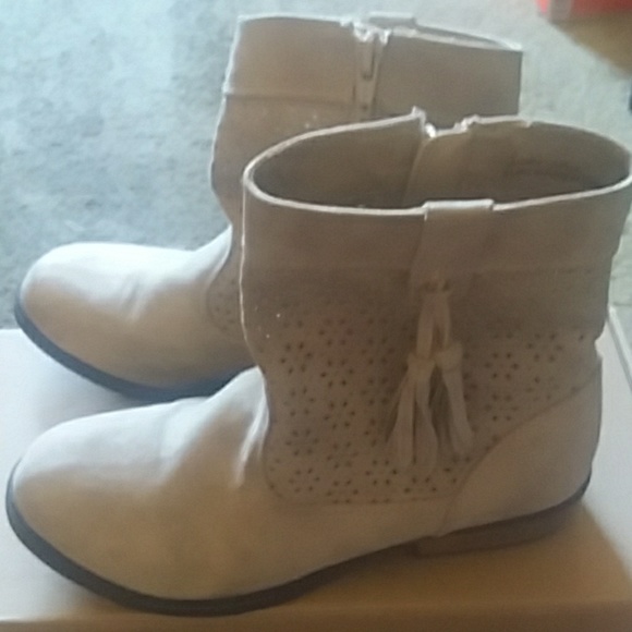 Bagels Tone Cowgirl Boots - Picture 2 of 3